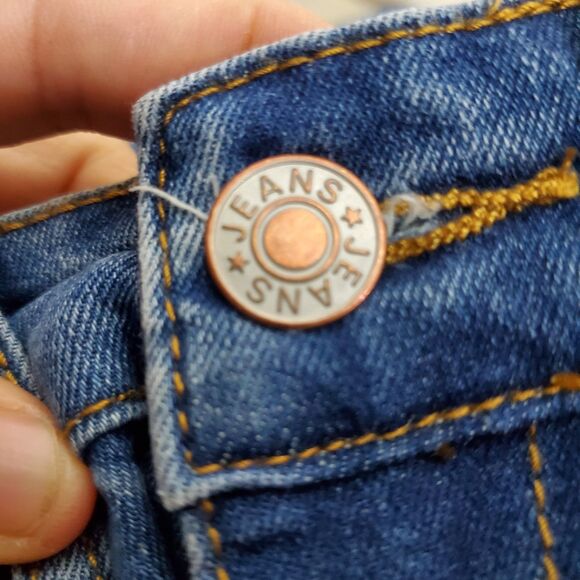 Jeans Jeans Ripped Denim Shorts Size Medium - Picture 5 of 6